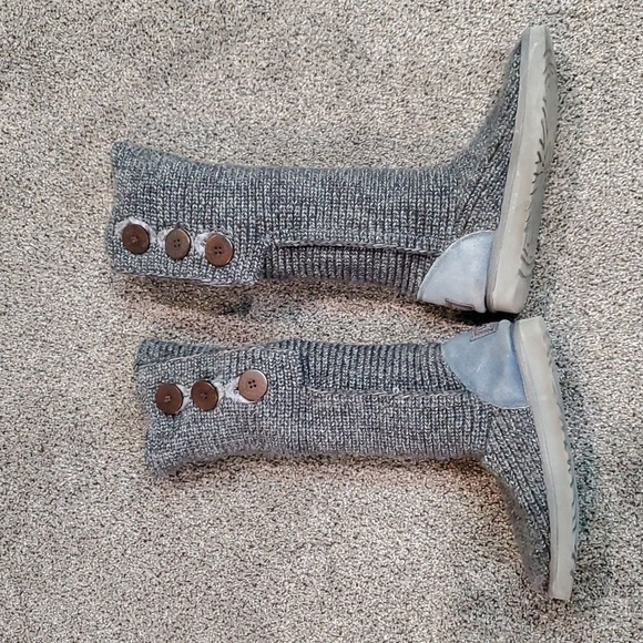 Ugg Australia Women 5819 Sweater Knit Button Boots shoes sz 8 - Picture 8 of 13